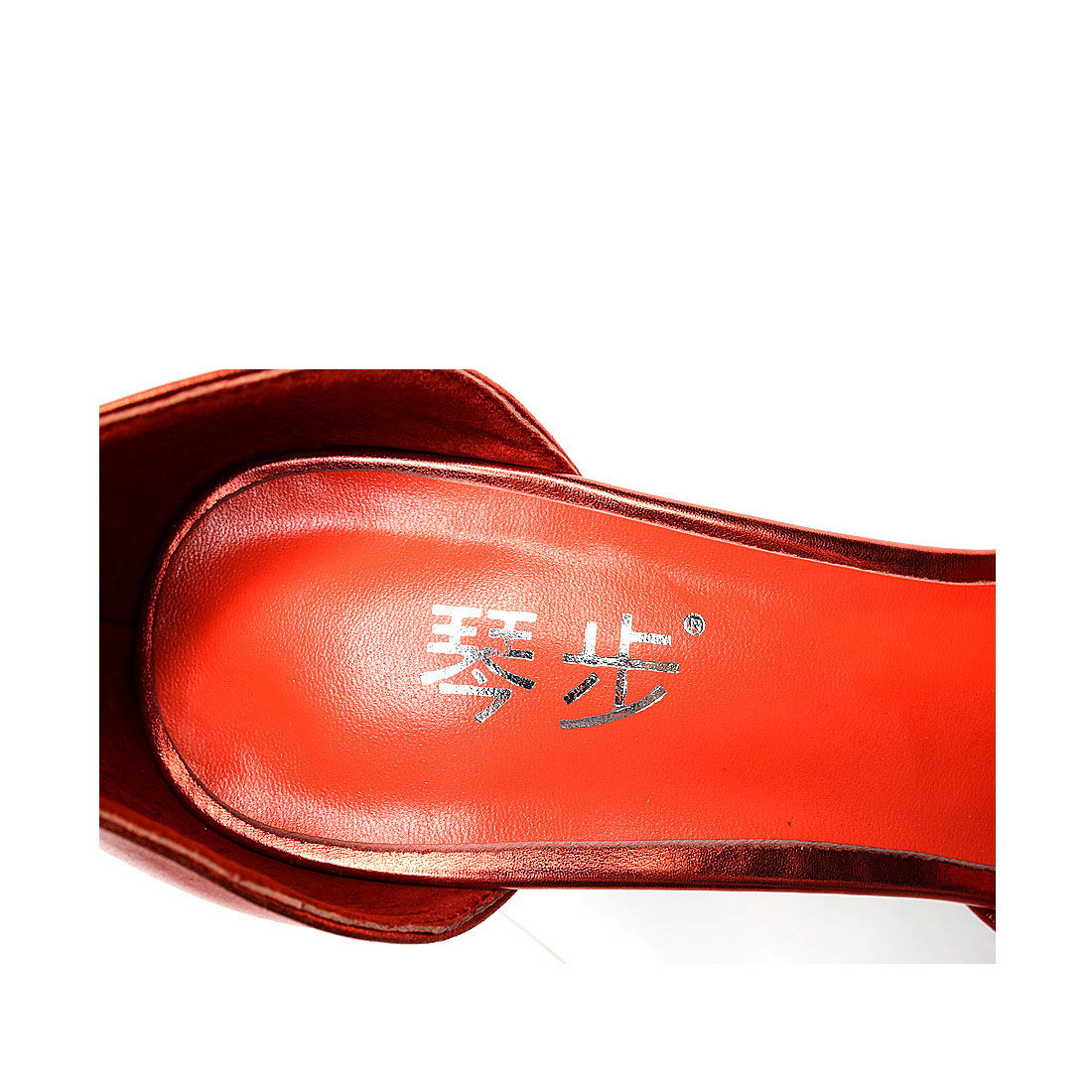 [琴步]欧美风皮带扣牛皮革凉鞋(尺码标准)
编号：A3841L1A16