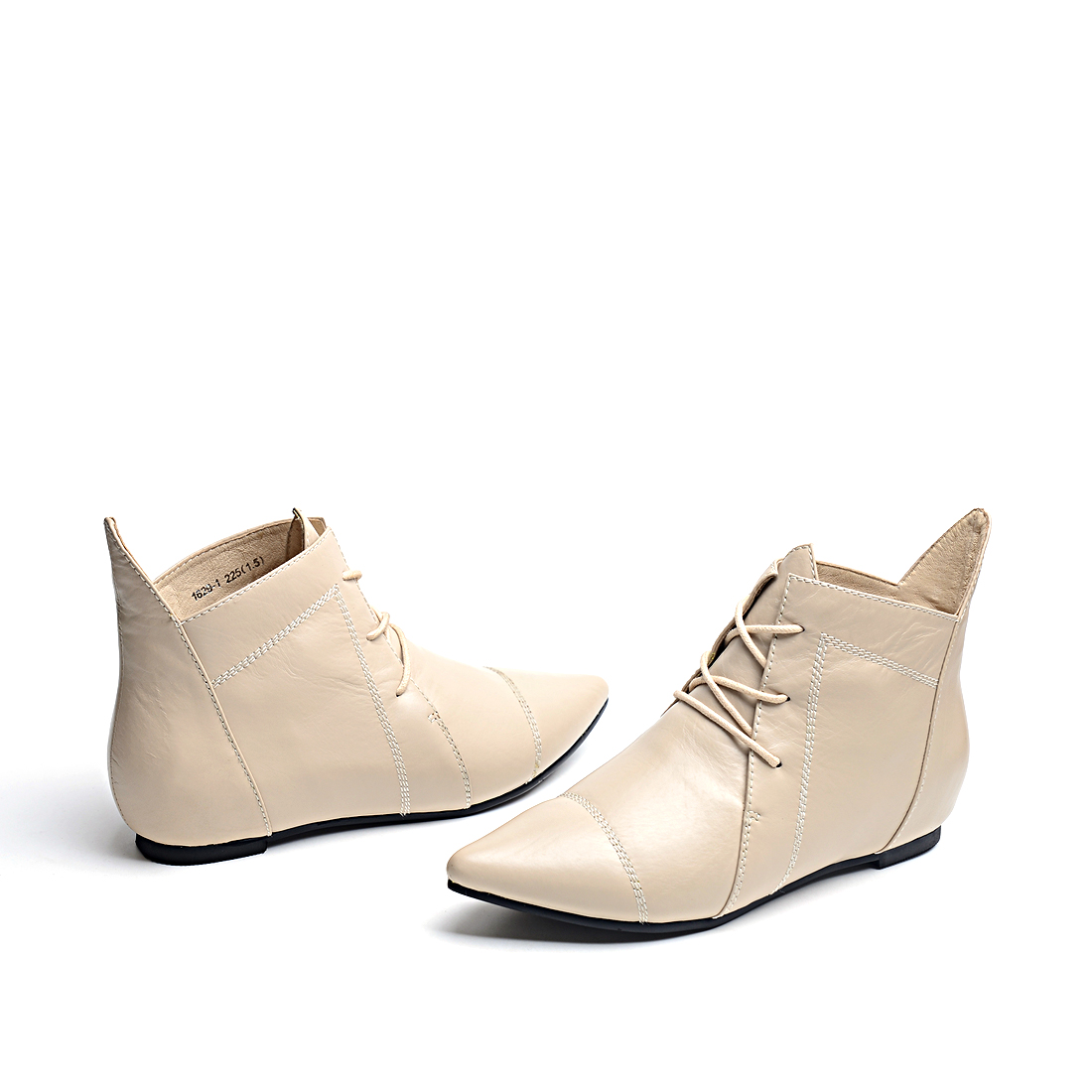[杰克玛莉]欧美风简约头层牛皮革靴子(尺码标准)
编号：A3888M1A98